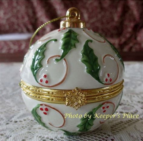 ORNAMENT BALL TRINKET HINGED BOX W/ BRASS METAL 